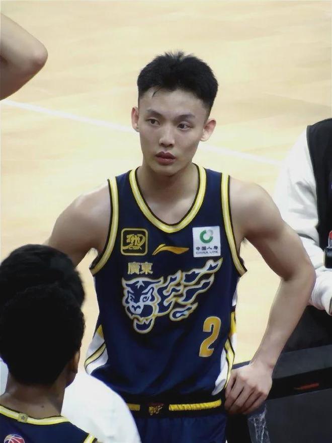 直擊廣東出征儀式！朱芳雨攤牌奪冠，杜鋒下軍令狀，菜單整活遼籃