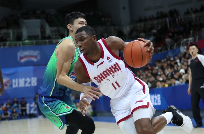 山西逆轉(zhuǎn)送天津4連敗：林庭謙16+7+8助攻超胡明軒 詹姆斯25+13+8