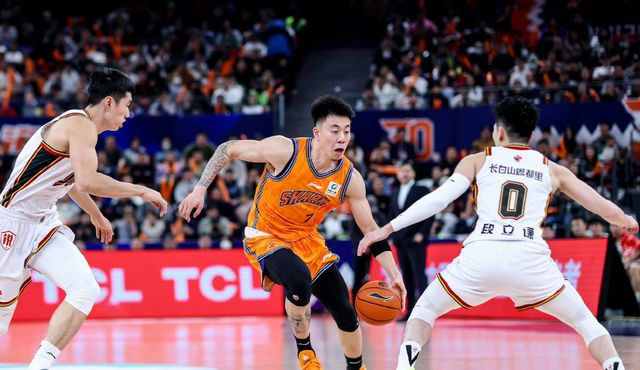 上海男籃VS浙江！盧偉拒絕輸球，棄用懷特塞德，CCTV5直播