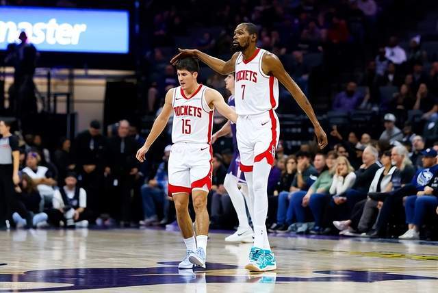 火箭再次輸給西部倒數(shù)第一，爭冠已成笑話，威少表現(xiàn)對不起底薪