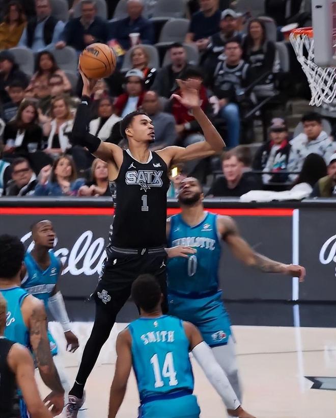 文班亚马你超神了，这项79年没人做到的纪录，今天被你实现了