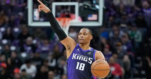 威少生涯助攻數(shù)超越魔術(shù)師列歷史第7 賽后直言“這是項(xiàng)榮譽(yù)”