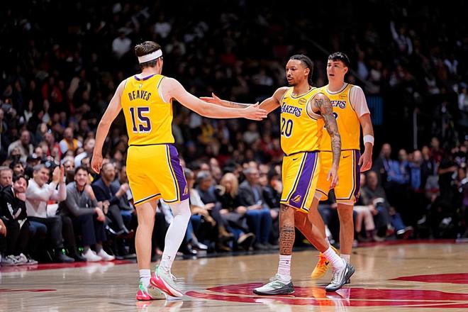 又一次扮演了奇兵的角色，昔日五星高中生有机会在湖人兑现天赋？