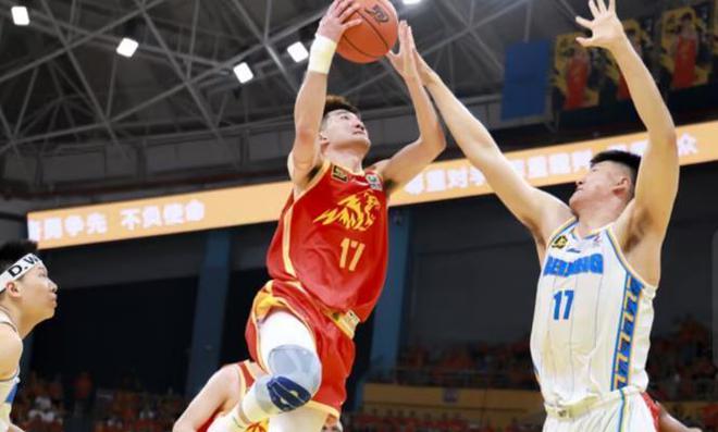 廣廈總決賽1勝9負(fù)，孫銘徽28分9籃板完成救贖，布朗31+6+7
