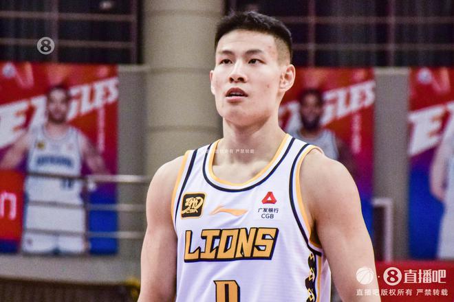 林秉圣是19年CBA落選秀 廣廈在去年的選秀大會用第四順位選中了他