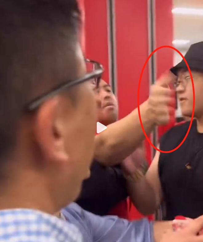 广厦打人球迷身份曝光！咋进球员通道耐人寻味，翟晓川看穿盘外招
