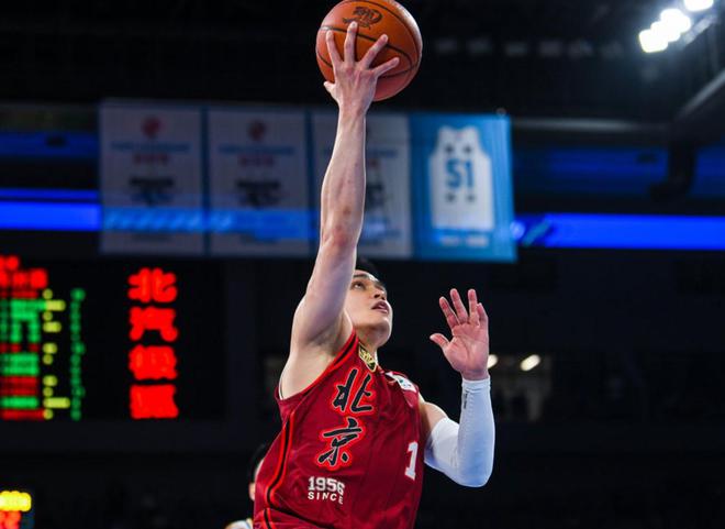 狀態(tài)低迷，陳盈駿出戰(zhàn)34分鐘&投籃10中3，僅得到10分6助攻