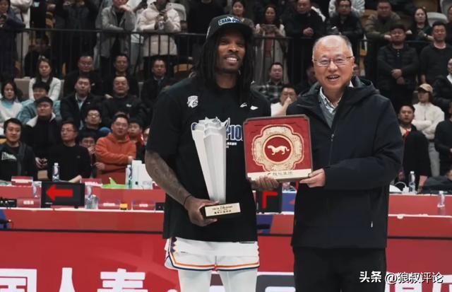 上賽季轟31+10+8率領上海CBA杯奪冠!36歲布萊德索回不來了?