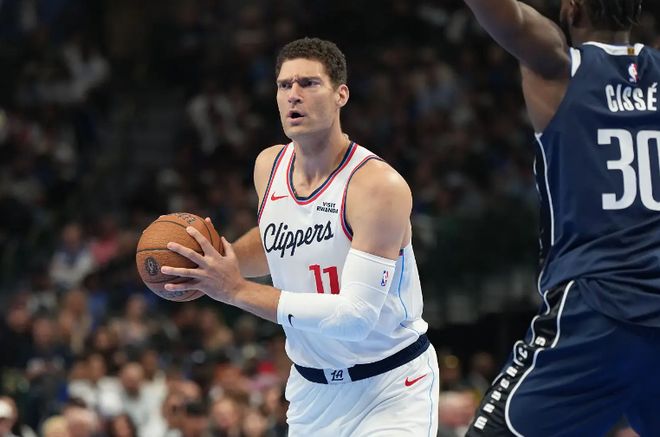 一上場就瘋狂輸分，快船竟然還敢繼續讓他留在輪換陣容中？