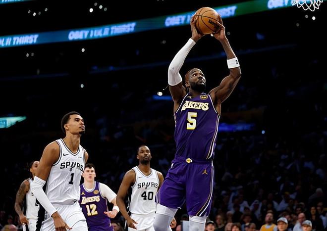 與上賽季相比簡直判若兩人！湖人用800萬年薪就簽到了內線支柱？