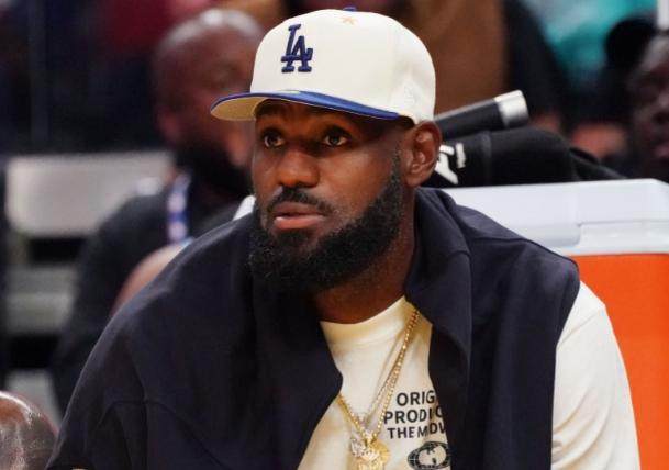 老詹伤停意在对抗球队？美记透露湖人反应出乎意料