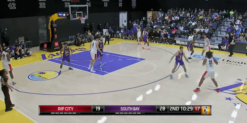 连拿7分，杨瀚森背打蒂米翻身勾手命中后又强势打成2+1