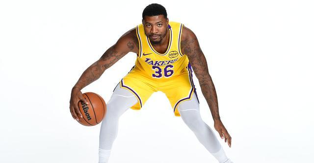 斯马特：全程参加了球队训练 计划在某场季前赛中复出