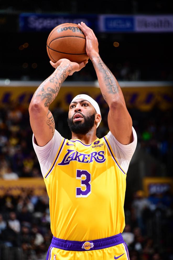 32岁浓眉已经砍下了18978分，你知道32岁加内特拿了多少分吗？