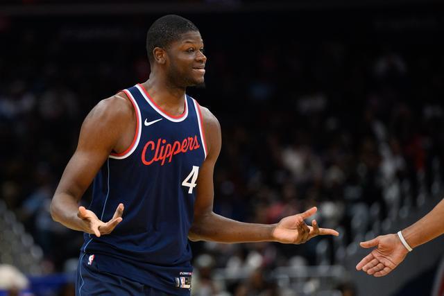 生涯場均6.8分5.4板！Scotto：爵士和18年6號秀班巴達成簽約協議