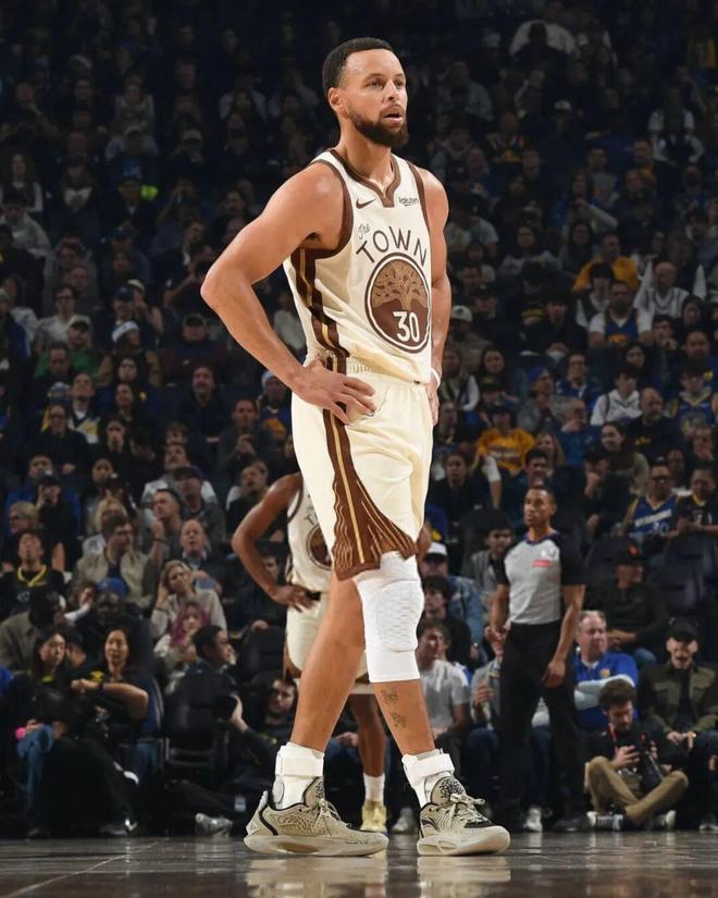 一年怒亏2个亿，库里和安德玛的“孽缘”