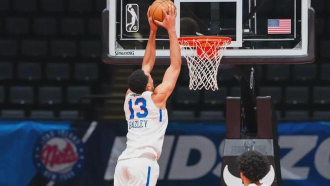 17歲賺了一百萬美元，25歲被CBA裁員