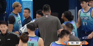 17歲賺了一百萬美元，25歲被CBA裁員