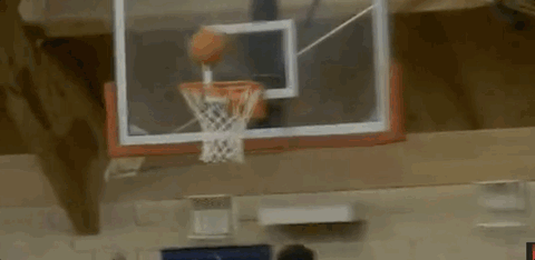 17歲賺了一百萬美元，25歲被CBA裁員