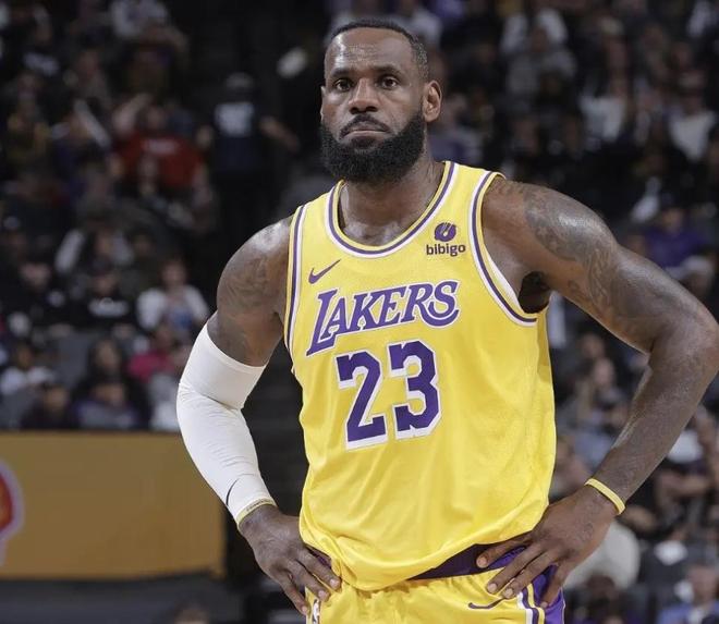 反轉！美記辟謠：詹姆斯今夏未向湖人要求提前續約 未來歸屬成謎