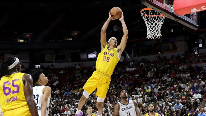 17歲賺了一百萬美元，25歲被CBA裁員