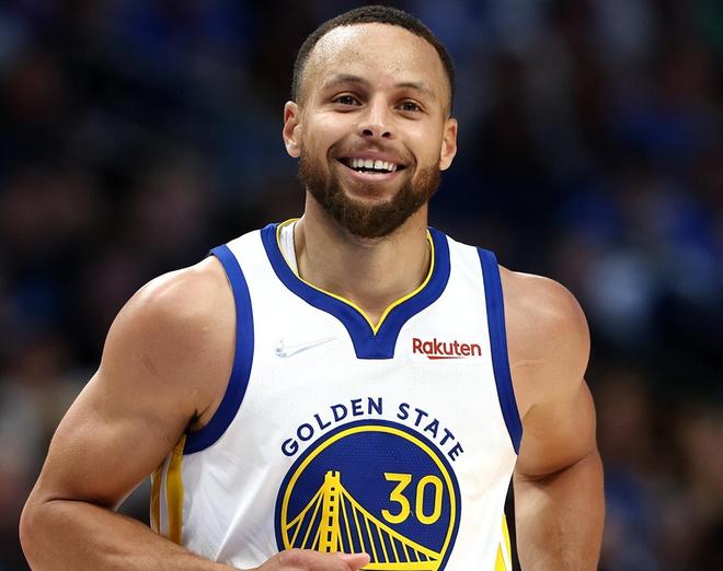 42+6+7+3！库里刷爆NBA纪录，戈登空砍50+10记三分球，约基奇三双