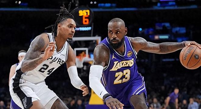 湖人119-132马刺！无奈不是输球，是詹姆斯赛后不满，他把话挑明