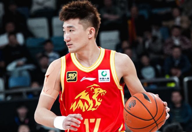 CBA杯：胡金秋缺席廣廈逆轉(zhuǎn)大勝天津 孫銘徽僅7+6布朗20分