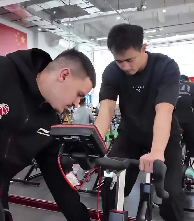 赵继伟一声叹息！辽篮专门为他请了训练师，为什么会如此重视呢？