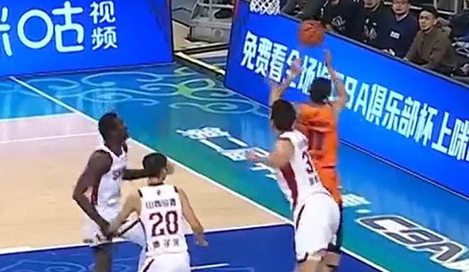 夺冠功臣,刘铮替补高效取24分6板3断&首节独得14分 夺冠功臣,刘铮替补高效取24分6板3断&首节独得14分