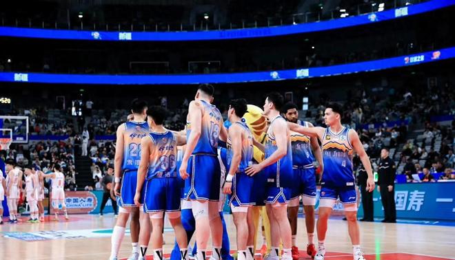 推翻重建吧!CBA土豪俱乐部高薪挖球员一场空,已有两人赛季报销 推翻重建吧!CBA土豪俱乐部高薪挖球员一场空,已有两人赛季报销