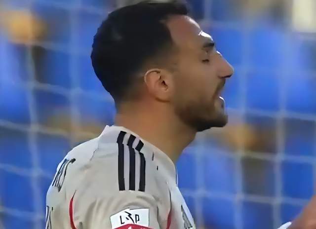 一场2-1!让穆帅有望争二:本菲卡追平葡体,下周欧冠决战皇马 一场2-1!让穆帅有望争二:本菲卡追平葡体,下周欧冠决战皇马