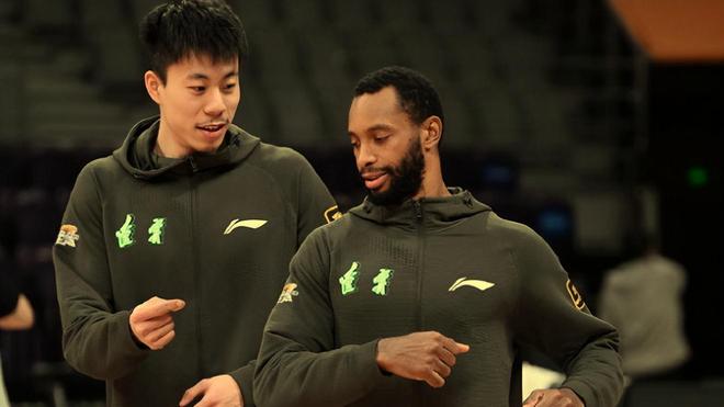 什么才叫冠军体质?弗格成为CBA首位双冠王外援,张镇麟发文庆祝 什么才叫冠军体质?弗格成为CBA首位双冠王外援,张镇麟发文庆祝