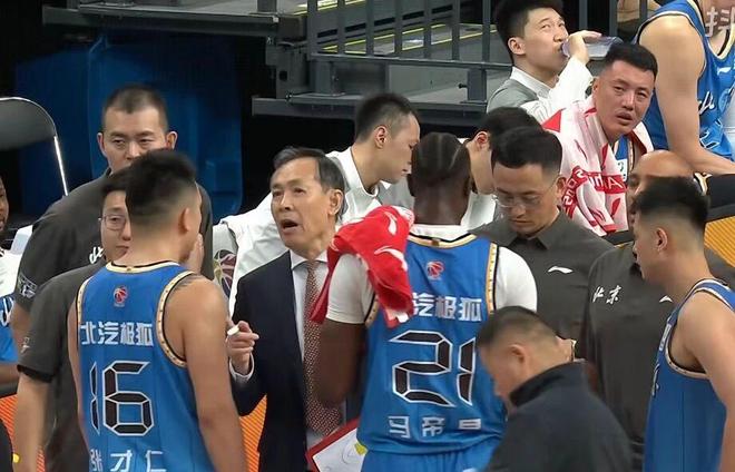 麦基加盟北京男篮倒计时 辽宁新外援年后到位 杜锋表态留用萨林杰 麦基加盟北京男篮倒计时 辽宁新外援年后到位 杜锋表态留用萨林杰