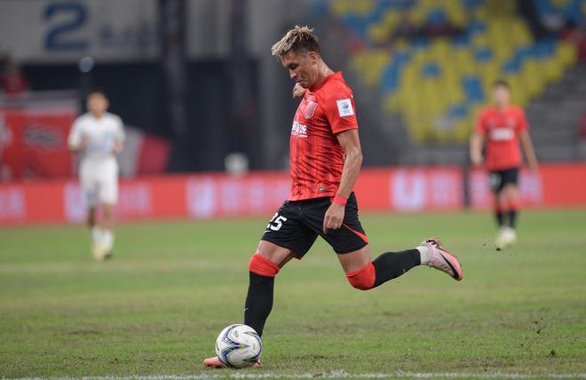 官方:成都蓉城与35岁中场买提江完成续约 官方:成都蓉城与35岁中场买提江完成续约