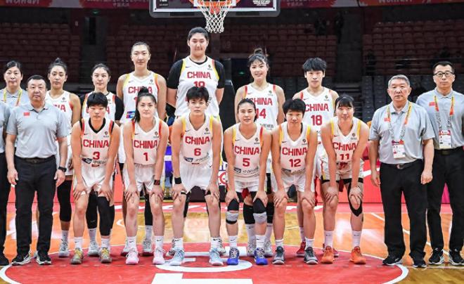出线了！中国女篮84-74，数据一清二楚，不是韩旭，最大功臣是她