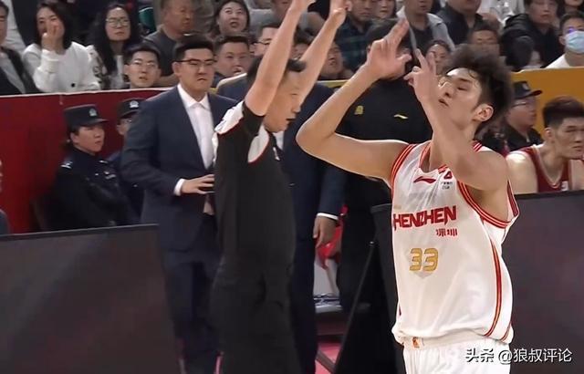 王浩然狂轰33+5+4得分生涯新高 深圳男篮11连胜刷新队史最佳