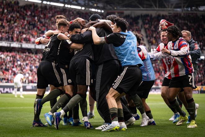 领先第5名23分,拜仁成第二支晋级下赛季欧冠正赛的球队 领先第5名23分,拜仁成第二支晋级下赛季欧冠正赛的球队