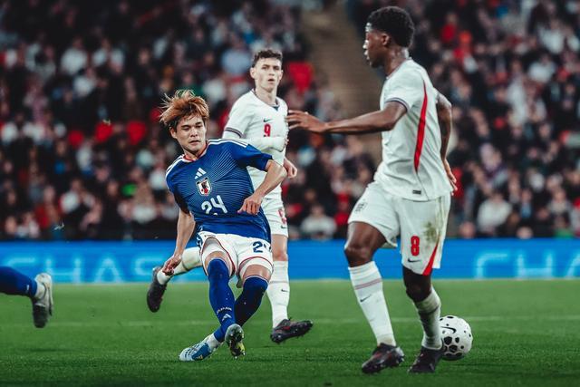 美因茨主帅:我祝贺了佐野海舟,在温布利击败英格兰很了不起 美因茨主帅:我祝贺了佐野海舟,在温布利击败英格兰很了不起