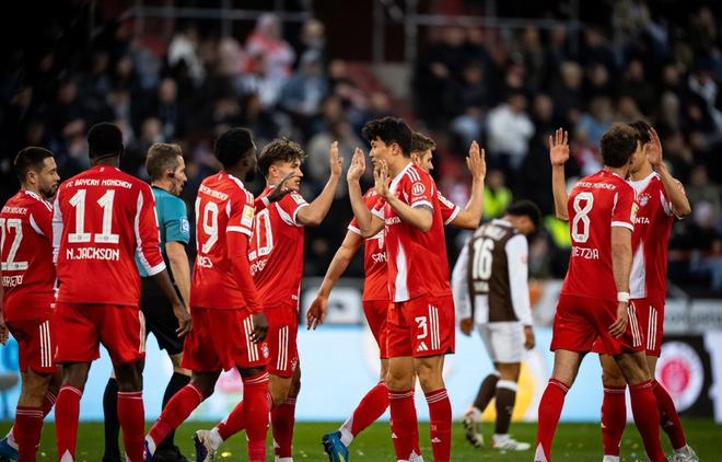 足坛悲喜夜!拜仁破54年纪录,巴萨利物浦皆获胜,AC米兰3球完败 足坛悲喜夜!拜仁破54年纪录,巴萨利物浦皆获胜,AC米兰3球完败