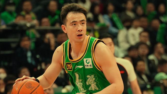 赵继伟1+4!莱迪20+8+1,莫兰德12+8+3,双塔双威,辽篮领先9分 赵继伟1+4!莱迪20+8+1,莫兰德12+8+3,双塔双威,辽篮领先9分