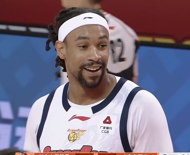 新大外自宣加盟！广东四大外援谁会被裁？不是萨林杰，答案很意外