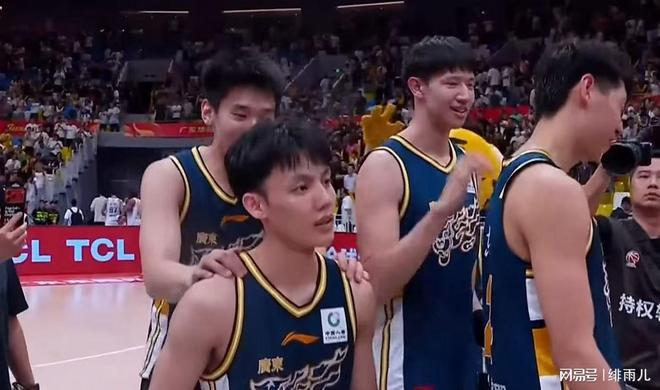 终于来了！广东第一本土中锋确认到位，杜锋帅位不保？