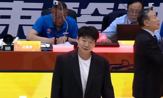 贺希宁封神一夜！深圳坐稳前3 北京反超广东，季后赛首轮对阵明朗