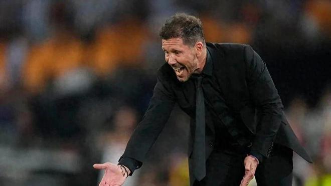 西蒙尼的困境：在玄学、内省与迷信中，寻找马竞失落的灵魂