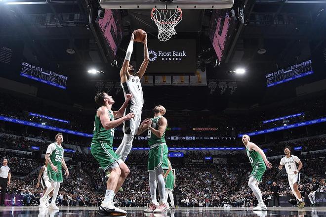 文班39+11马刺擒凯尔特人5连胜 塔图姆24+5布朗被逐 文班39+11马刺擒凯尔特人5连胜 塔图姆24+5布朗被逐