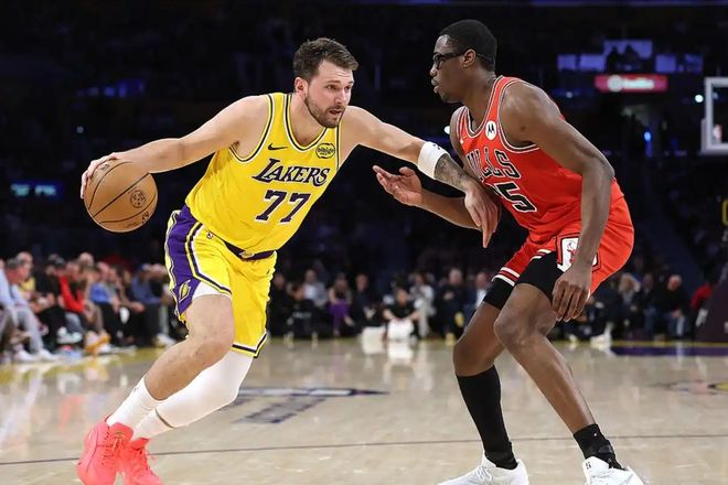 23+10+6前板!湖人新援打爽了,1数据联盟第2,老詹:签他很关键 23+10+6前板!湖人新援打爽了,1数据联盟第2,老詹:签他很关键