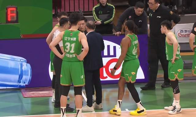 辽篮大动作!裁1人签2人,两大新援联手,乌戈要全力冲刺季后赛了 辽篮大动作!裁1人签2人,两大新援联手,乌戈要全力冲刺季后赛了