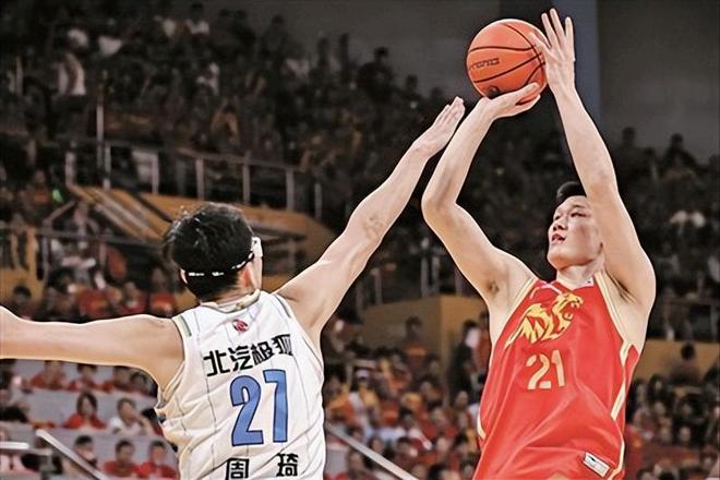 离谱！教练缺席、核心休战，残阵竟轰 48 分神迹？