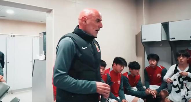 东体：海港踢江原可能用三后卫；第6外援在考虑范围内